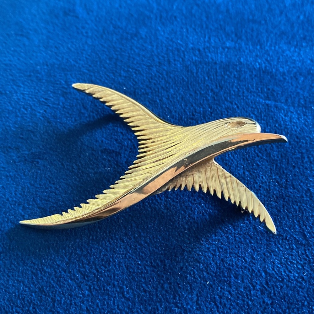 Boucher Signed and Numbered Bird Brooch